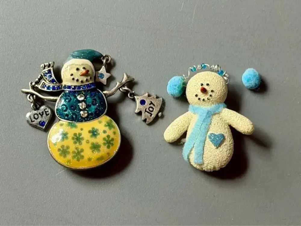 Christmas Pins Set
